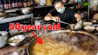 Bí quyết làm nên hương vị 'ngon tuyệt' của nồi hầm 50 năm tuổi tại nhà hàng Thái Lan