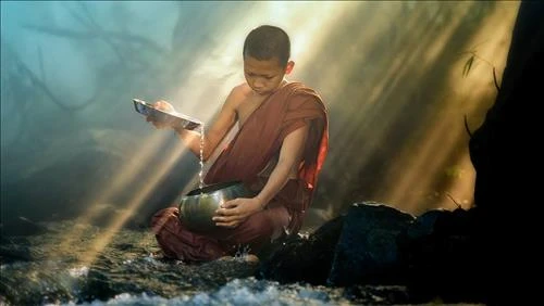 Đức Phật thuyết giảng về sự dính mắc