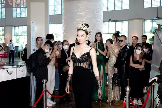 Dàn mỹ nhân đổ bộ sự kiện Miss Grand 2022: Thủy Tiên nổi bật, Top 3 Hoa hậu Thế giới người Việt khoe nhan sắc rạng rỡ - Ảnh 2.