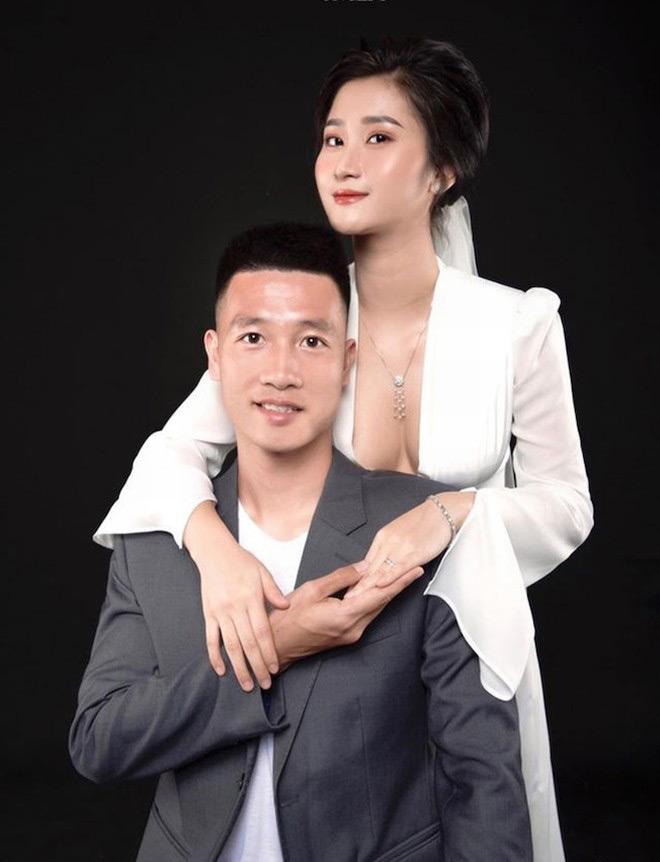 Cầu thủ nổi tiếng của bóng đá Việt Nam đi lấy chồng, cô dâu cực xinh-4