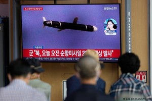 Triều Tiên bắn hai tên lửa đạn đạo trước chuyến thăm Hàn Quốc của Phó Tổng thống Mỹ