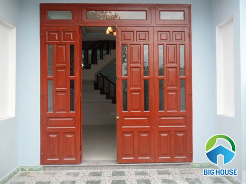 Hoặc đơn giản là sơn cửa chính màu đỏ Cách hóa giải hướng nhà hợp mệnh.