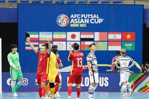 Đội tuyển futsal Việt Nam không để Hàn Quốc tạo ra bất ngờ. 