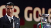 Ronaldo nhận giải Cầu thủ nhiều bàn nhất ở cấp đội tuyển quốc gia
