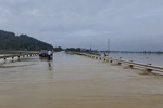 Hà Tĩnh: Phong tỏa hai đầu Quốc lộ 1 vì mưa lũ cắt đứt giao thông